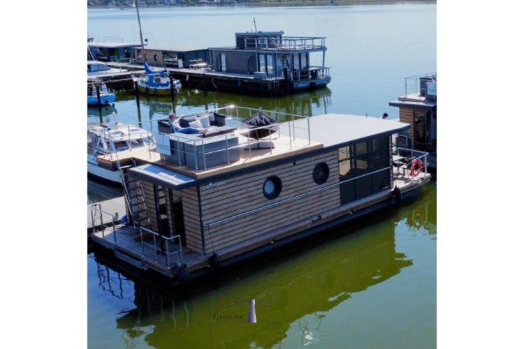 Hausboot Fjord Ankerplatz Mit Biosauna In Schleswig Exterior photo